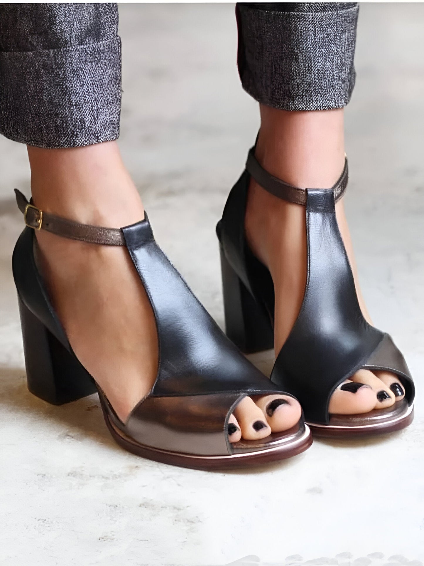 Leontine – Blokhak Sandalen