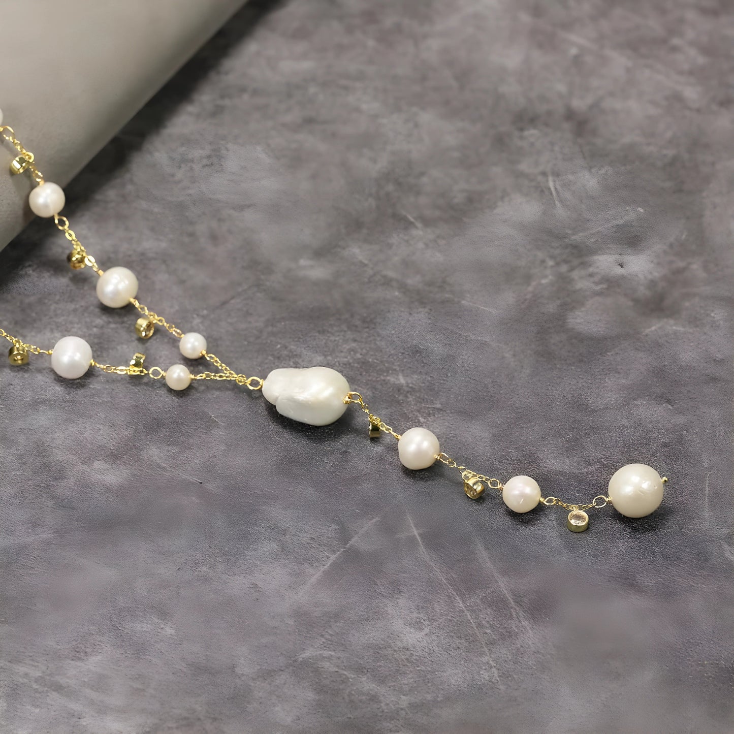 Elvire – Luxe Keshi Parel Y-Ketting