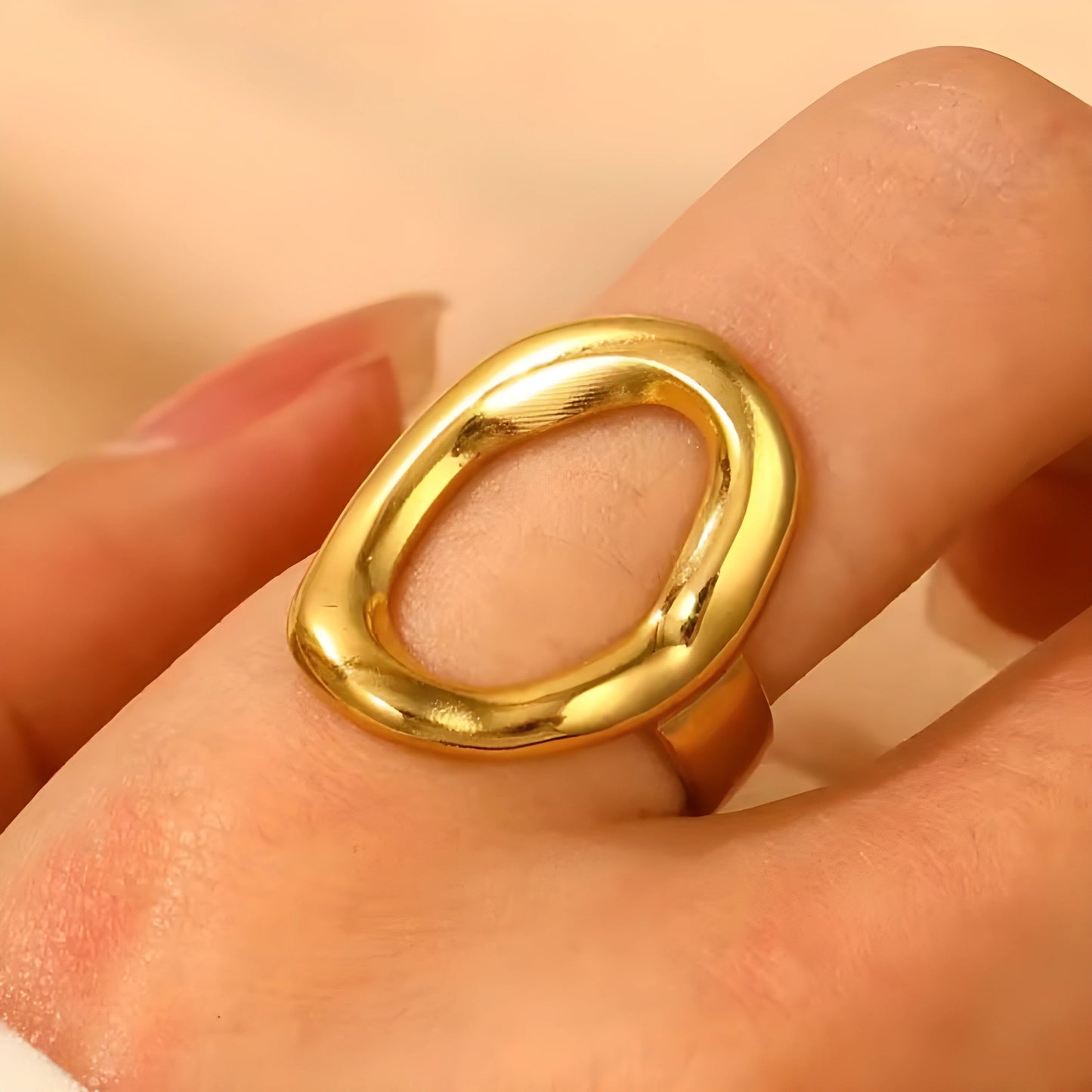 Aveline – Open Design Statement Ring