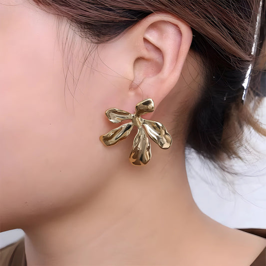 Cyrielle – Sculpturale bloemenoorbellen