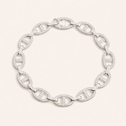 Zachte witgouden armband met delicate details