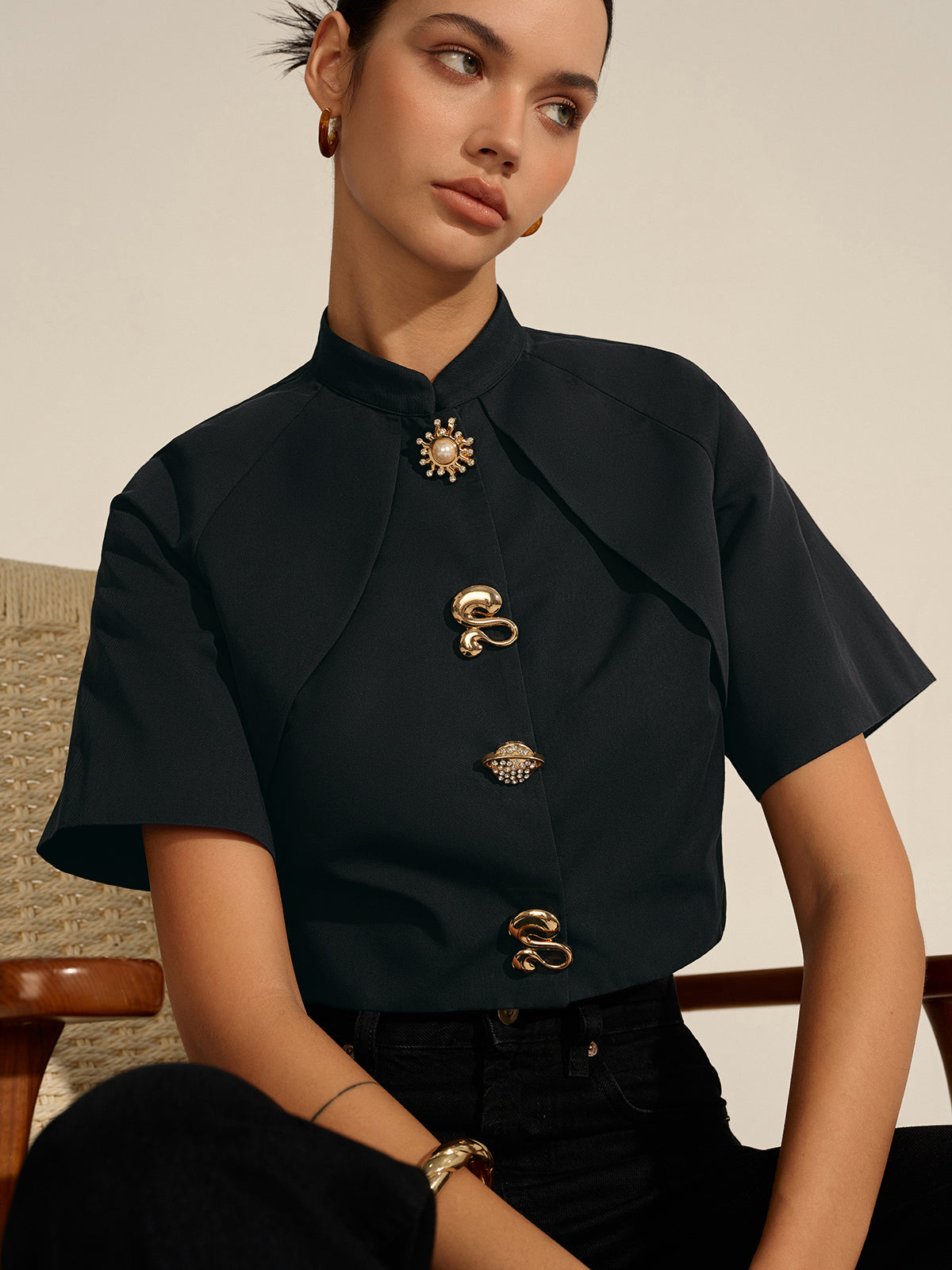 Cropped Blouse met Metalen Details