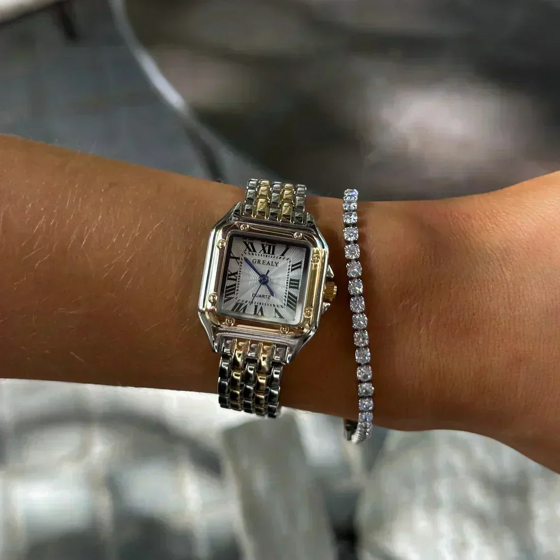 Minimalistische gouden horloge