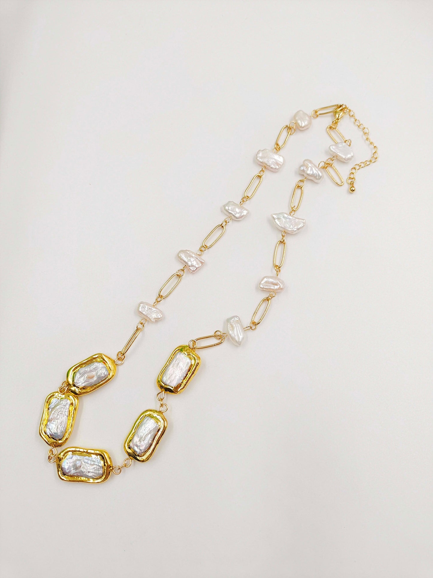 Célestine – Vergulde zoetwaterparelketting